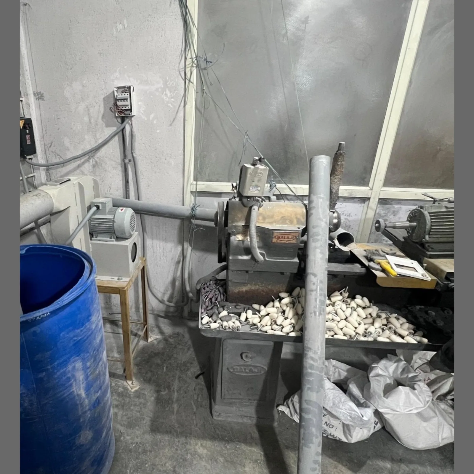 abrasive dust collection